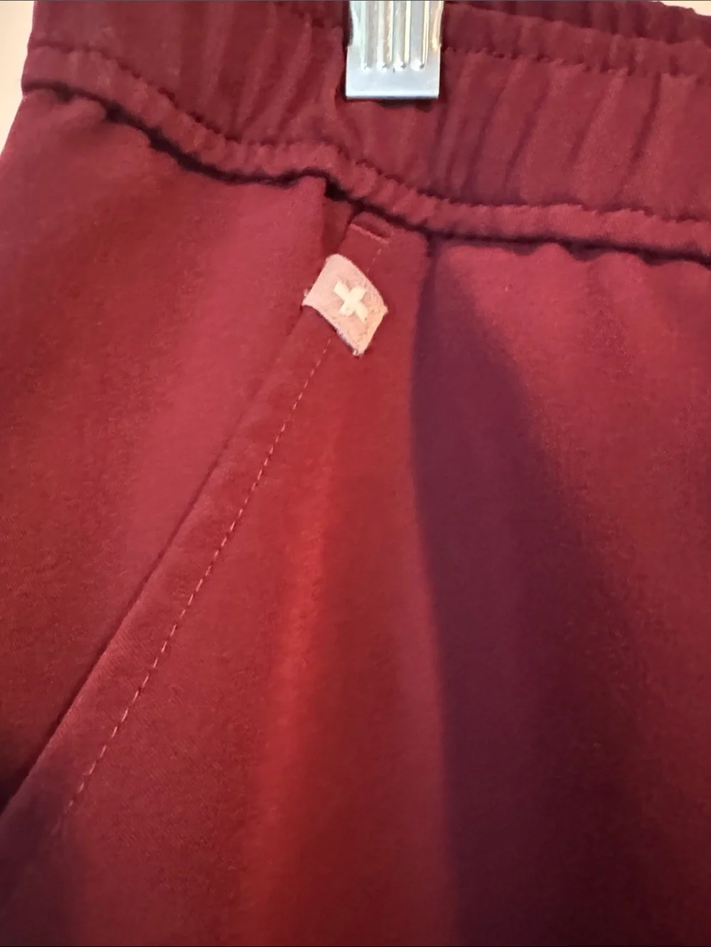 Figs maroon Men’s Scrub Jogger Pants with Drawstring